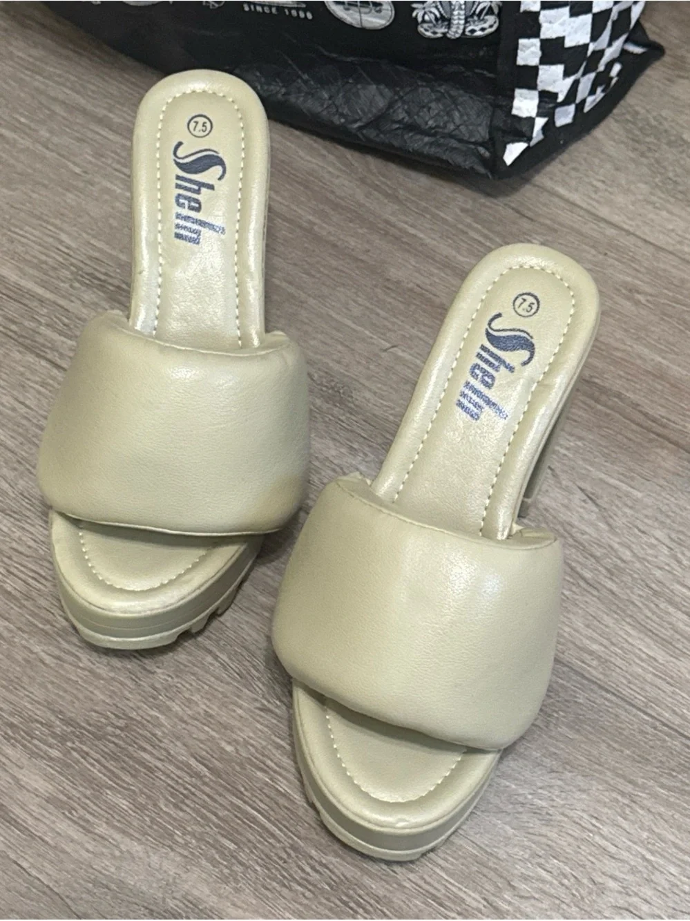 SHEIN Light olive green 7.5 Padded Platform Slide Heels